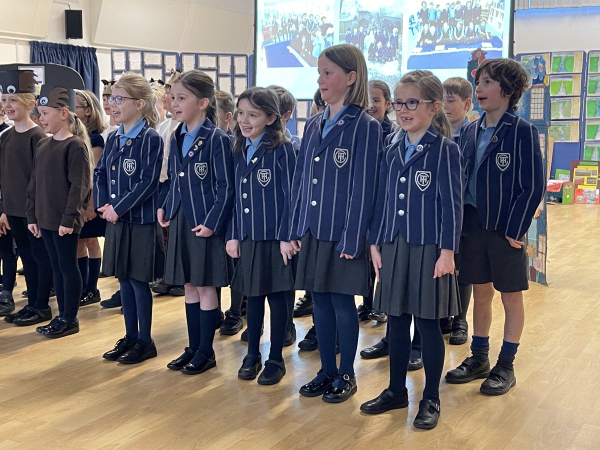 TownCloseSchool's tweet photo. Our Year 2 pupils came together to deliver an incredible Group Class Assembly, entertaining their audience with details of their learning, poetry, confident singing & a wonderful re-telling of their topic text, 'The Wind in the Willows'.
#TownCloseClassAssembly #TownCloseYear2 https://t.co/6QGEHPEZNi