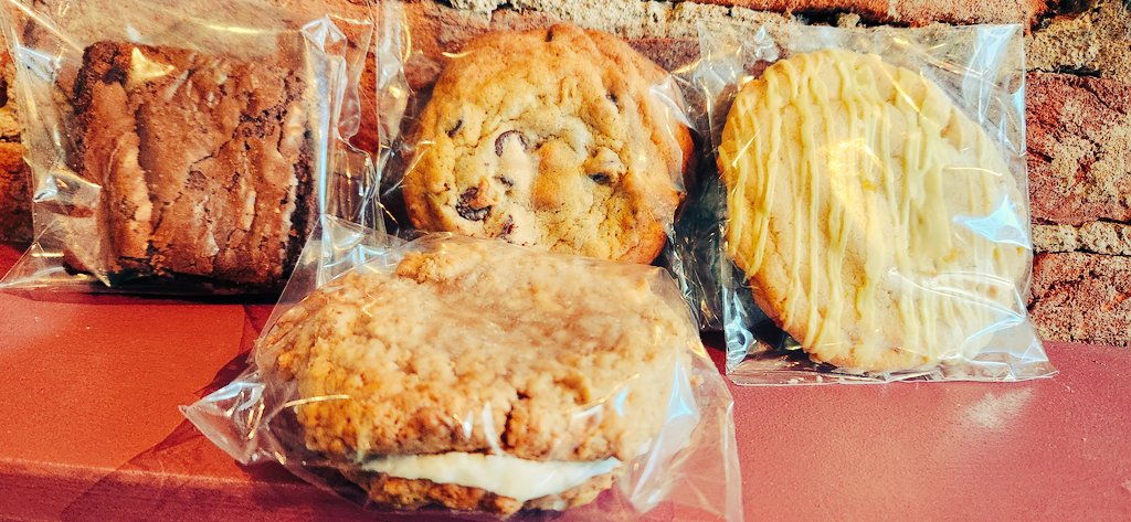 Bestbrewdeli's tweet photo. Fresh delicious sweets in from our good friend @SweetLittleEats! Double fudge brownie, oatmeal cream pie, chocolate chip cookie &amp; lemon cookies. These always fly out of here, so snag one with your sandwich and beer today! https://t.co/TvqFydeHU9