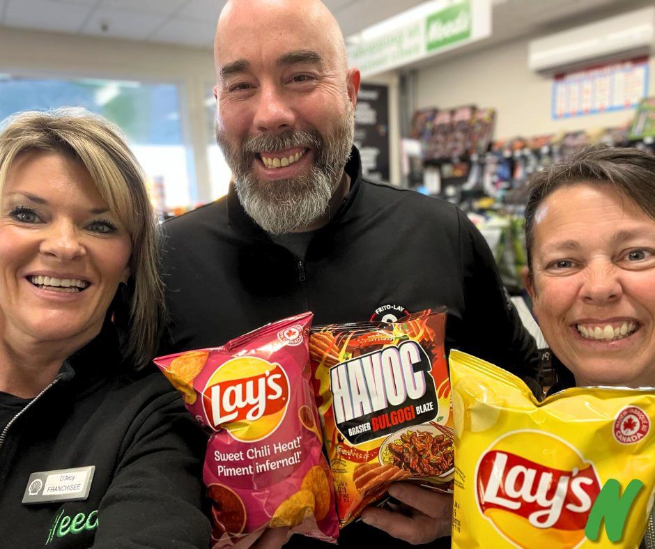 When the Lays reps are like friends! 💚 What is your all-time favourite flavour?