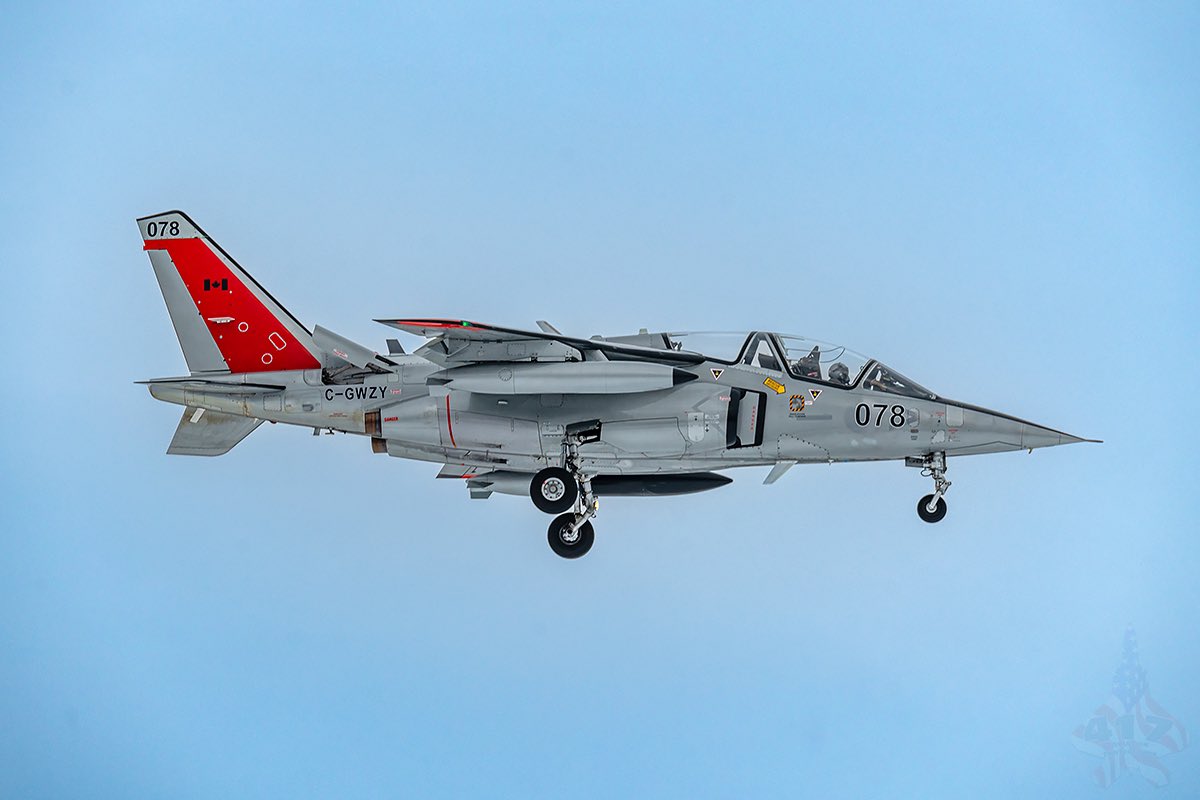 SteelWheelsKev's tweet photo. The @topaces at Bagotville, QC while providing Advair to the @RCAF_ARC https://t.co/tGagpbFzvy
