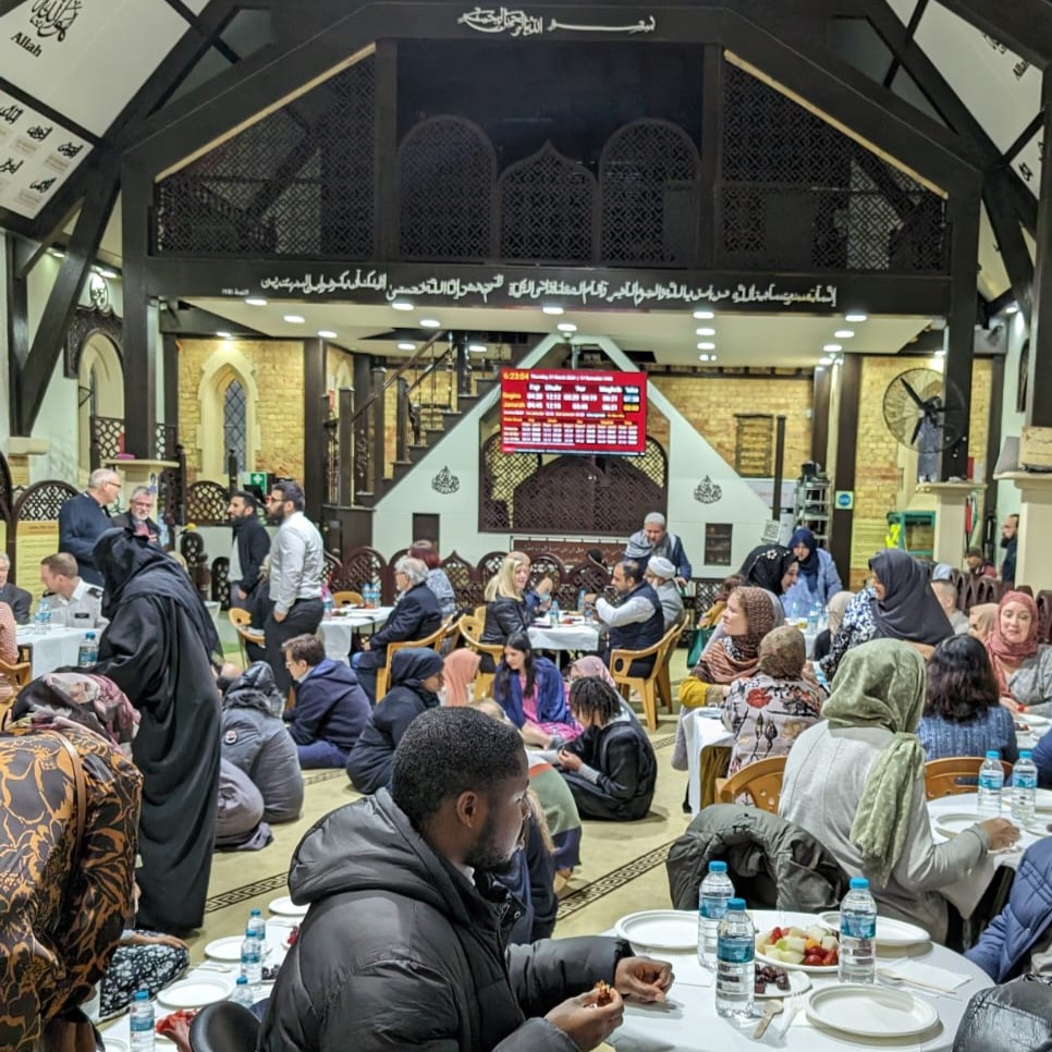 The Mayor attended Iftar - the breaking of the fast during Ramadan - at the #Keston Mosque last week for a pleasant evening with residents. An enjoyable event at the @AlEmaanCentre, which welcome those of different faiths to come together to share food & company. #ProudOfBromley