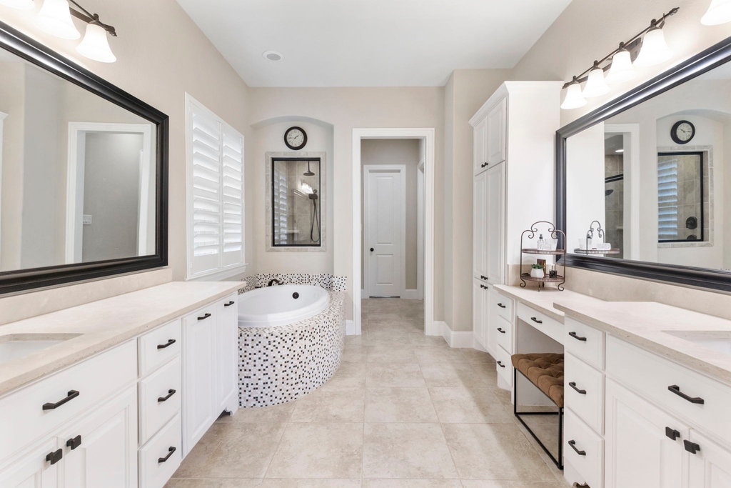 At The Brownstone Group, we understand your desire for refined spaces. Let us help you find a home that ticks all the boxes of your dream lifestyle #bathroomvanity #bathroomsytle #bathroomreno #bathroomtiles  #bathroomtile  #bathroominspiration #bathroomideas #bathroomrenovation