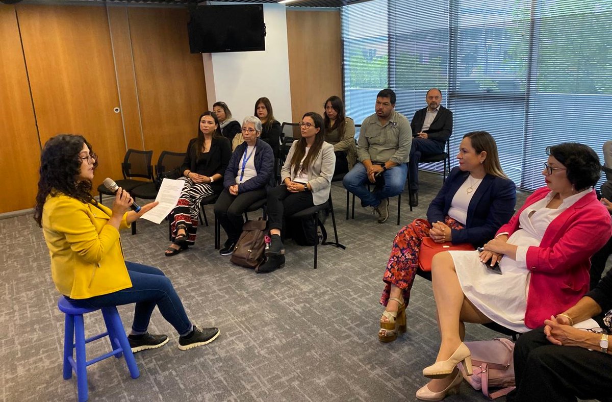CChCValparaiso's tweet photo. 🏗️👷♀️👷♂️En la #CChC #Valparaíso hoy nos “Sentamos a Conversar” sobre inclusión, bienestar laboral y buenas prácticas en la industria de la #Construcción, en evento de nuestras comisiones #Mujeres y #PrevenciónDeRiesgos💪✨Gracias a participantes por su #CompromisoPRO! @CChC_Chile🇨🇱 https://t.co/T8UIgasV94
