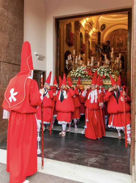rubenbago's tweet photo. Salen las Hijas un año más a procesiónar por las calles de Murcia …. https://t.co/PoeBHklqMX