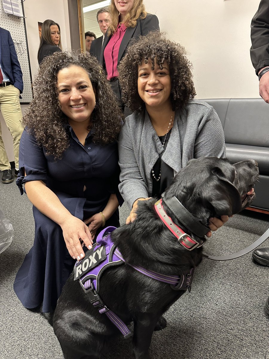 SolagesNY's tweet photo. Excited to meet Officer Faath and Roxy, the therapy dog from the University at Albany Police Department! 🐕‍🦺 

The life-saving initiatives of @nys_parkpolice are crucial, and we deeply appreciate their dedication and efforts. https://t.co/xOWfitmHuO