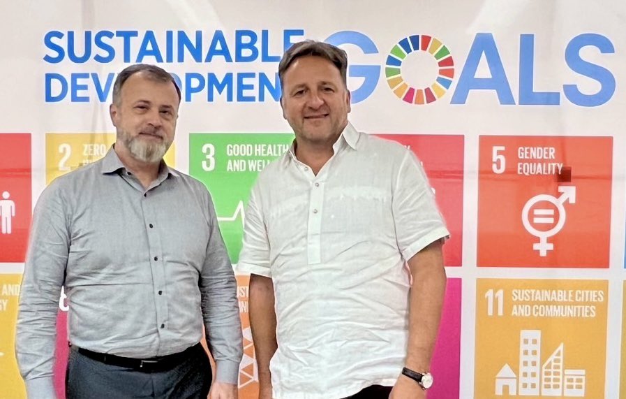 Renaud Meyer (@renaudmeyer) on Twitter photo Good discussions with Xavier Mari, <a href="/ird_fr/">IRD.fr</a> director in #Thailand🇹🇭. Common areas of work include #AirPollution, #biodiversity, #ForPeopleForPlanet programming: many opportunities to collaborate! <a href="/UNDPThailand/">UNDP Thailand</a> <a href="/UNThailand/">United Nations in Thailand สหประชาชาติในประเทศไทย</a> Good discussions with Xavier Mari, <a href="/ird_fr/">IRD.fr</a> director in #Thailand🇹🇭. Common areas of work include #AirPollution, #biodiversity, #ForPeopleForPlanet programming: many opportunities to collaborate! <a href="/UNDPThailand/">UNDP Thailand</a> <a href="/UNThailand/">United Nations in Thailand สหประชาชาติในประเทศไทย</a>