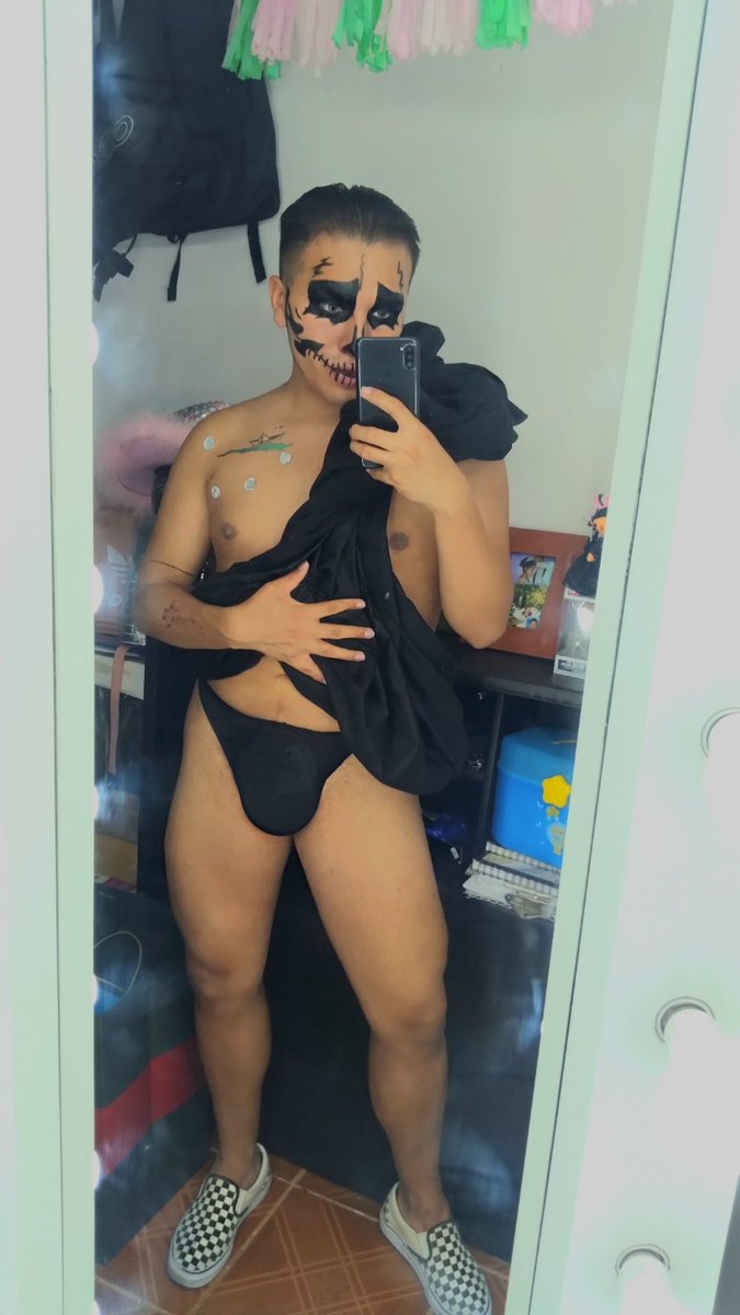 ChemaBass14's tweet photo. Muero por que sea halloween!🎃
#gay #cruising #littlebitch #suckfuck https://t.co/c7tGdeNmn3