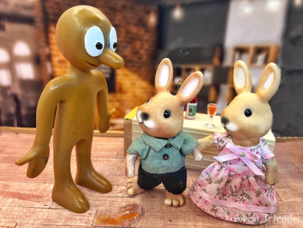 - you spilt my pint you plasticine prick?
- leave it barry, just walk away.
- i’ll put my foot so far up your arse, even tony hart won’t know how to fix you…