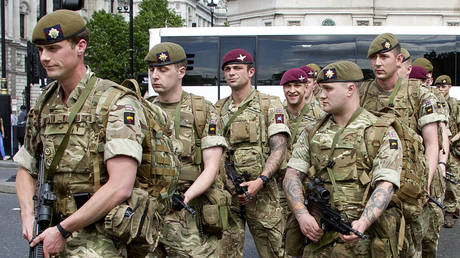 RT_com's tweet photo. British army would only last two months against Russia – top UK general

The British army lacks the ammunition and equipment for a long conflict with Russia, the deputy head of the Defense Staff has said

https://t.co/mNxdFmNCA4 https://t.co/HP7lGERrVm