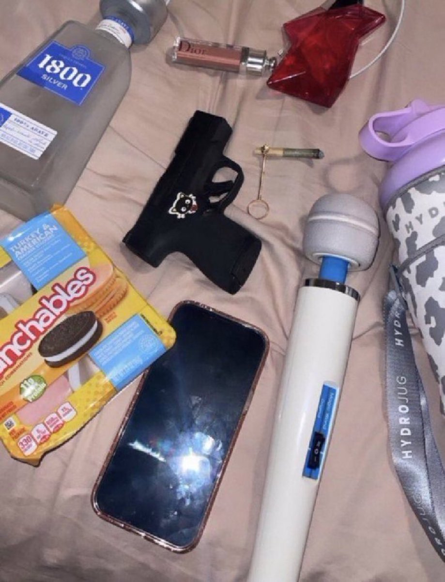 WriteARapSis's tweet image. Not sure what Nicki’s surprising us with Friday but I’m ready !!