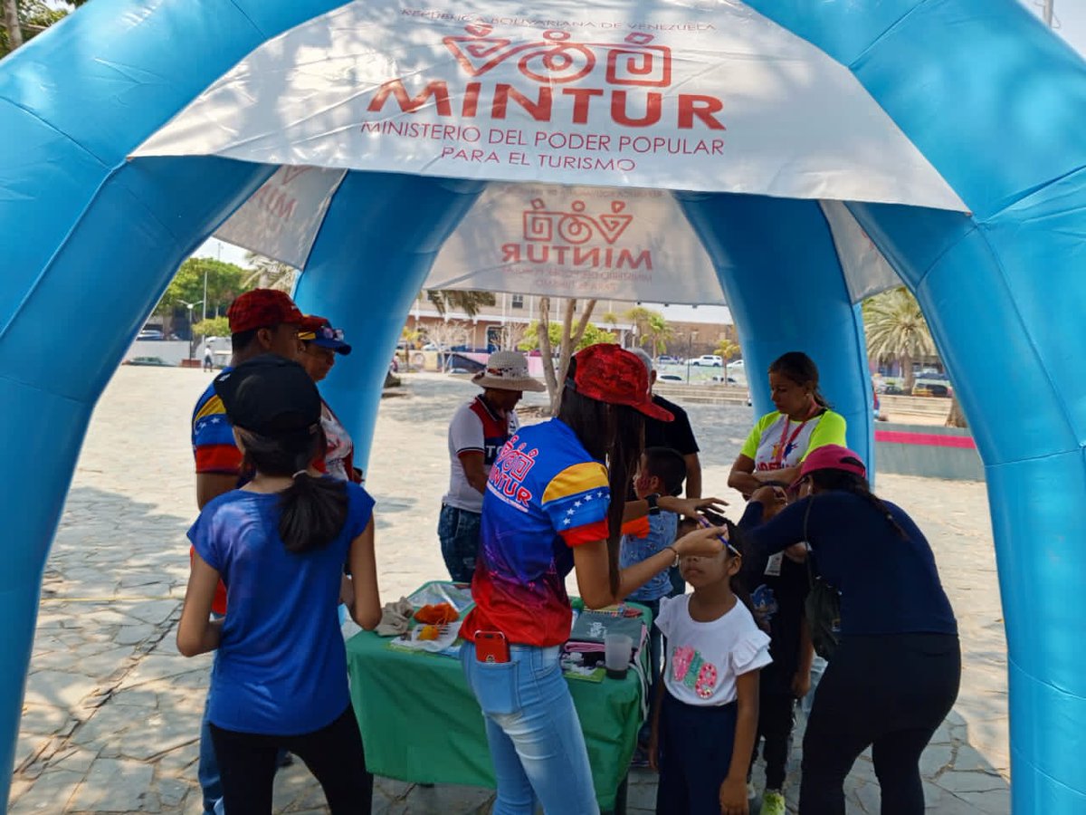 InaturBolivar's tweet photo. #27Marzo || Así fue nuestro primer día en el Punto de Información Turística del Mirador Angostura, en Ciudad Bolívar.
@NicolasMaduro
@delcyrodriguezv
@AliErnesto32
@inaturvzla
@Minturvzla
@luchaalmada
#Turismo #Inatur #Mintur #Bolívar #VenezuelaAbiertaAlFuturo https://t.co/Pf1JDgw0gD