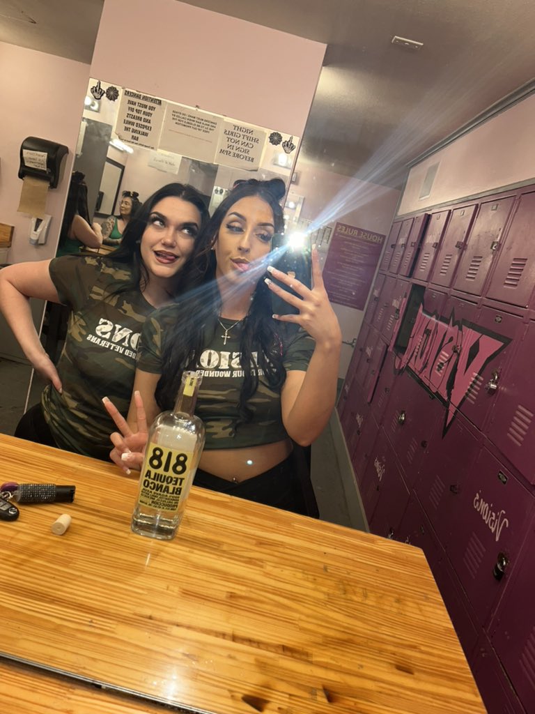 LakynMarie's tweet photo. 💚💚 https://t.co/yLvjUap770