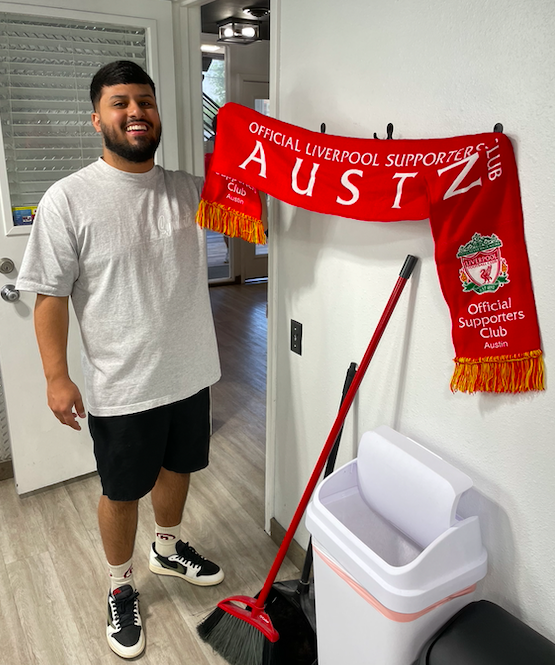 Of course I managed to land the one barber in Austin Tx who turned out to be a hardcore @LFC fan. Meet David. We had a detailed discussion of tactics, chances & management. I was invited to watch the Brighton game in an Irish Pub on Sunday. Sadly, I'll have moved on by then.