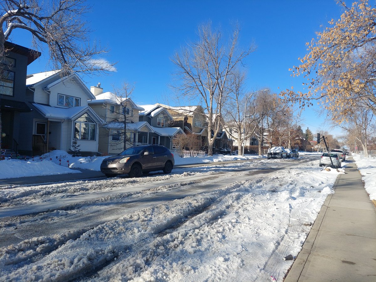 Photos from our walk in #MountPleasant earlier today.

#Calgary  #yyc