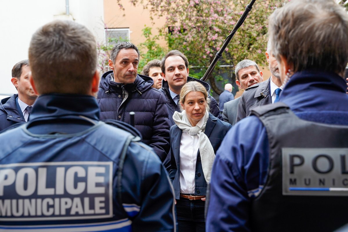 La drogue détruit des vies. Aujourd’hui avec @laurentwauquiez dans le Rhône, à la rencontre des forces de police et des maires qui luttent contre ce fléau. Face à l’explosion du trafic, il faut un plan européen pour la protection des frontières et la destruction des réseaux.