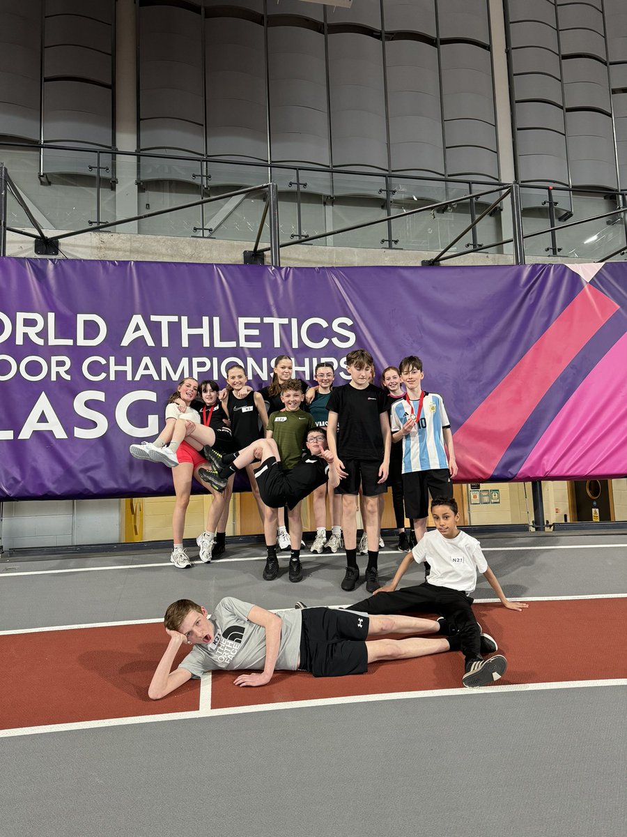 MissMullen22's tweet photo. Giant Heptathlon 2024🏃‍♀️🏃‍♂️

Well done to Knightswood’s amazing effort today! Coming home with 2 gold medals! 600m boys 🥇and standing long jump for the girls 🥇

Well done for everyone who took part you all absolutely smashed it🤩💪🏼@KnightswoodSec @pe_knightswood https://t.co/QJXad2TpXY