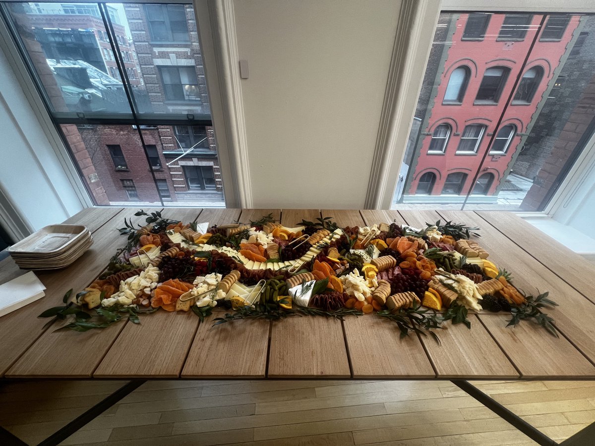 Last night, Qloo hosted an incredible networking event in partnership with Women in Sales at our New York office.

A big shoutout to our panelists, Elizabeth Eastman and Sarah Chubak, and our moderator, Noelle Hozumi, for leading an informative discussion about the future of AI,