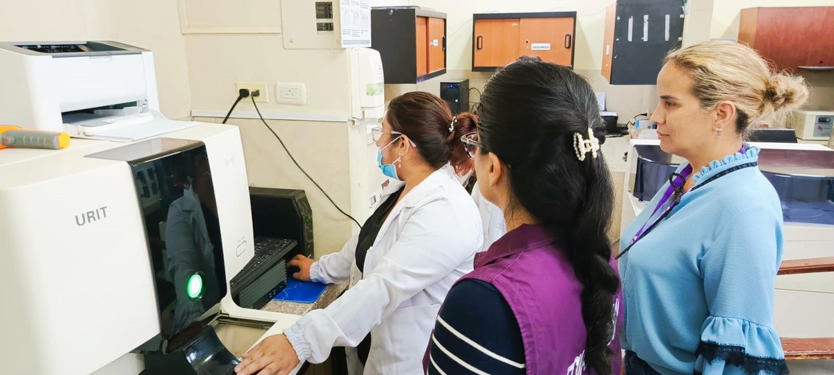 DPS_LosRios's tweet photo. #Guayas | La coordinadora de @Salud_CZ5, @AnaMurilloZav, junto a la directora distrital, Mónica Zúñiga, visita el Hospital Básico Playas para constatar que la provisión de servicios de @Salud_Ec en las áreas como: emergencia, laboratorio y farmacia, se efectúe con calidad. https://t.co/eWEpAbOI3b