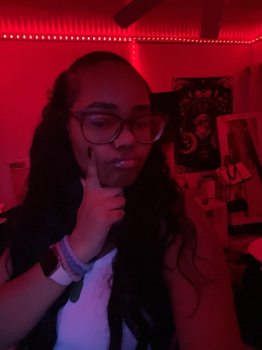 iftheeshoefitss's tweet photo. haven’t posted myself in a while lmao https://t.co/03Nfnld9Dp