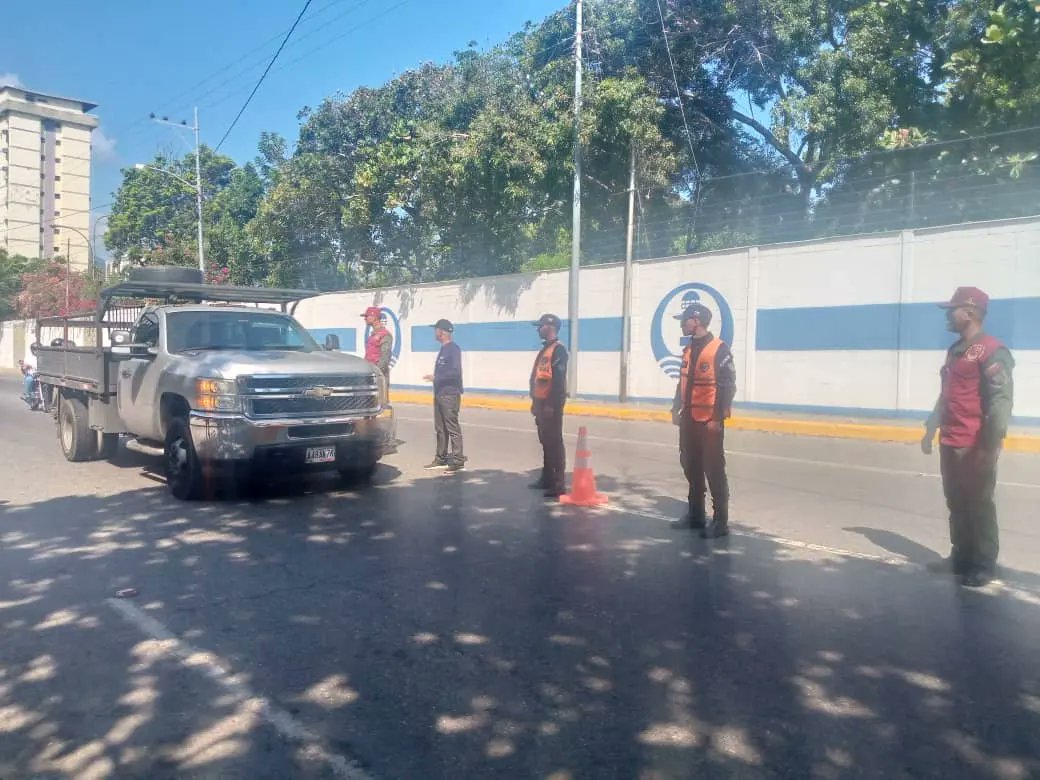 DPDLaGuaira2's tweet photo. #Hoy #27Mar la Dirección General de Prevención del Delito junto a funcionarios de la PNB y Guardias del Pueblo, se realizo punto de control preventivo.
#SemanaSantaDePaz
#DPDOficial
@DPDOficial
@edgar_arteaga86
@remigioceballos
@MijpVzla
@PalenciaEndes
@NicolasMaduro https://t.co/pkHQGNuUfO