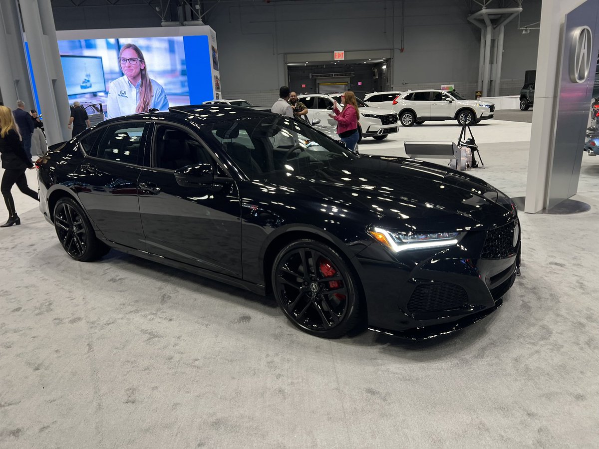 advantastar's tweet photo. The 2024 Acura TLX Type S is at the New York Auto Show. #NYIAS https://t.co/OwTMVxrk00