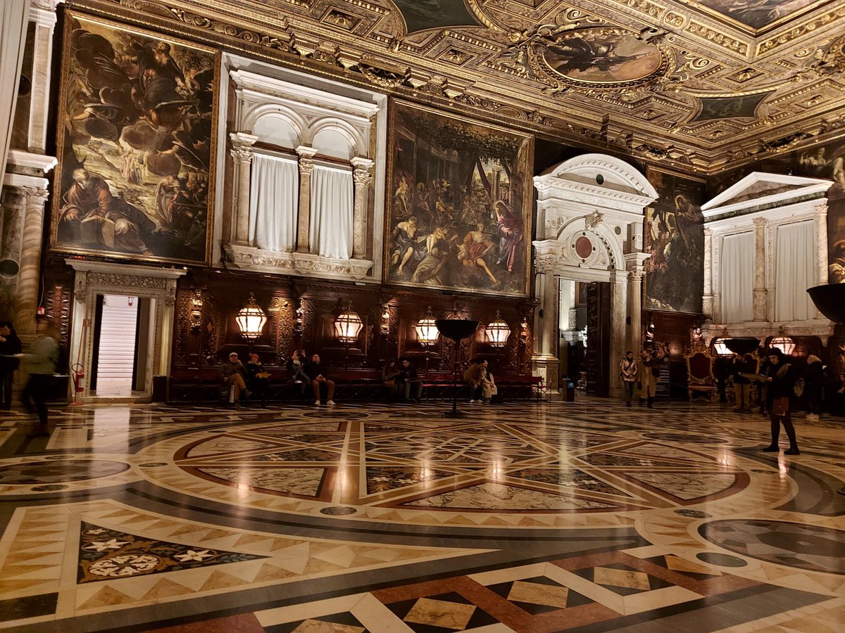 Stunning Scuola Grande di San Rocco in Venice 🇮🇹 kimberlysullivanauthor.com/2024/03/27/stu…