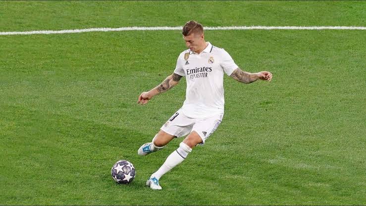 YashRMFC's tweet photo. Kroos next season:

"F*ck it, Mbappe, Vini, Rodrygo, Endrick are up there somewhere" https://t.co/j0hbzikBg1
