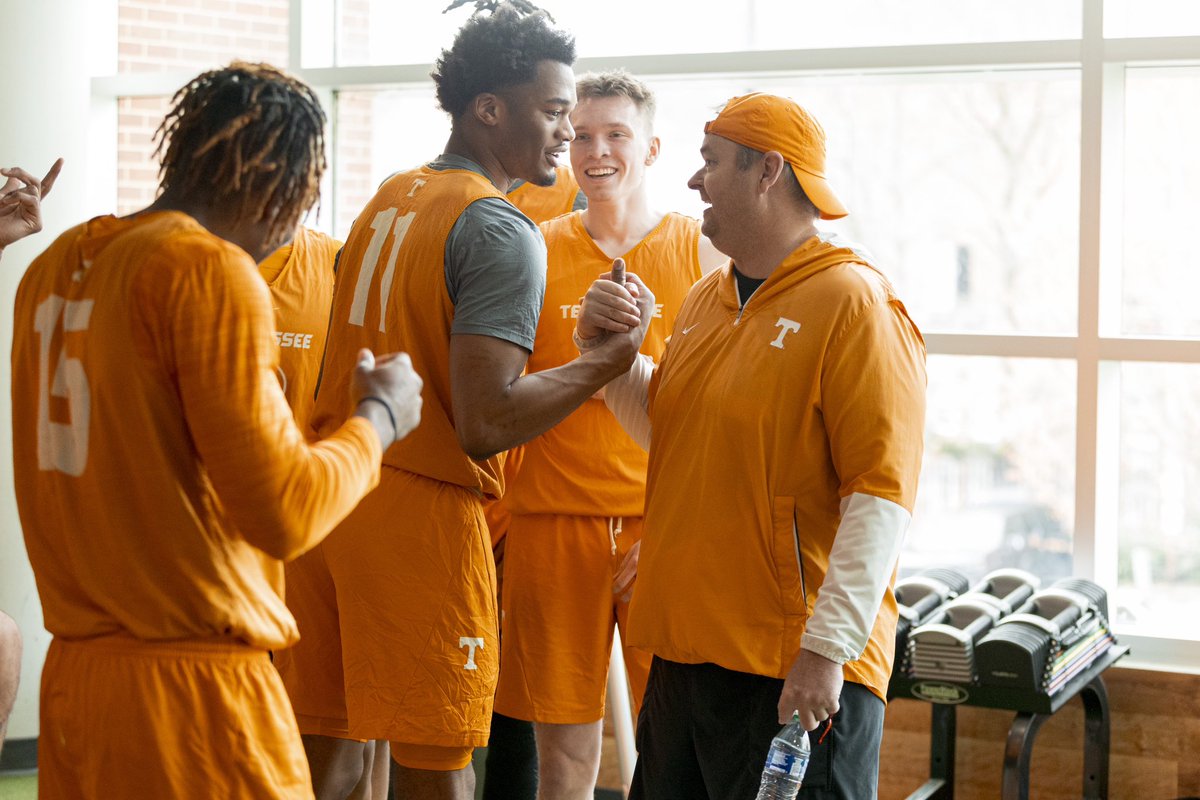 Vol_Hoops tweet picture