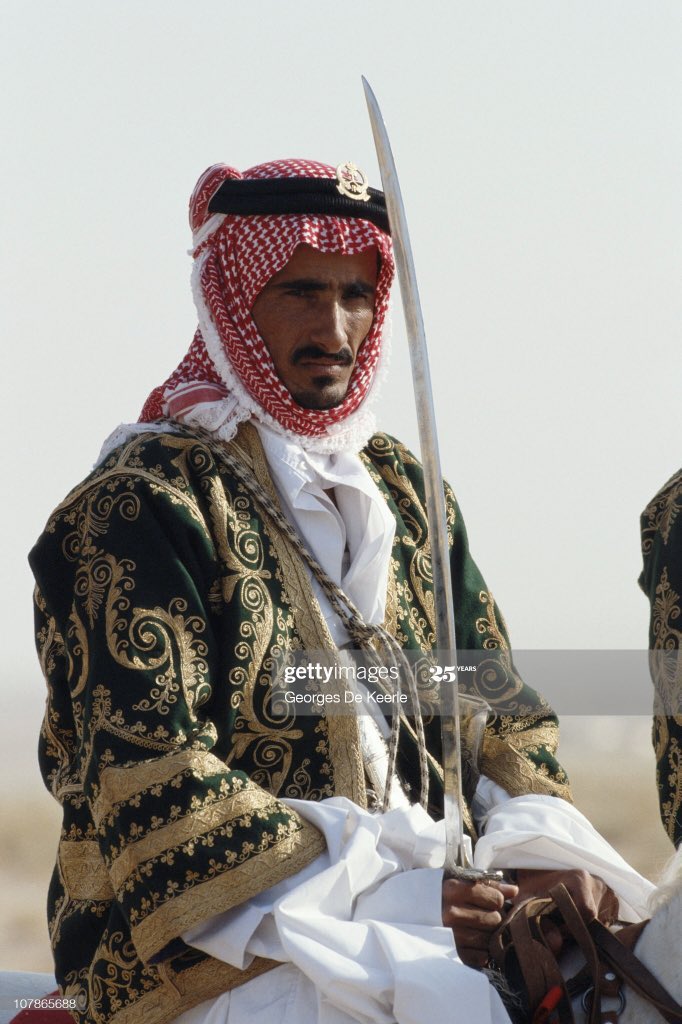 kaftanstories's tweet photo. Just like Algeria, parts of present-day Saudi Arabia were under the Ottoman empire from early 16th to early 20th century. 

As the ottomans expanded ruling on Albania, Arabian peninsura to Algeria, they left a legacy of clothing heritage like this embroidered vest. https://t.co/qsmF4AohZA