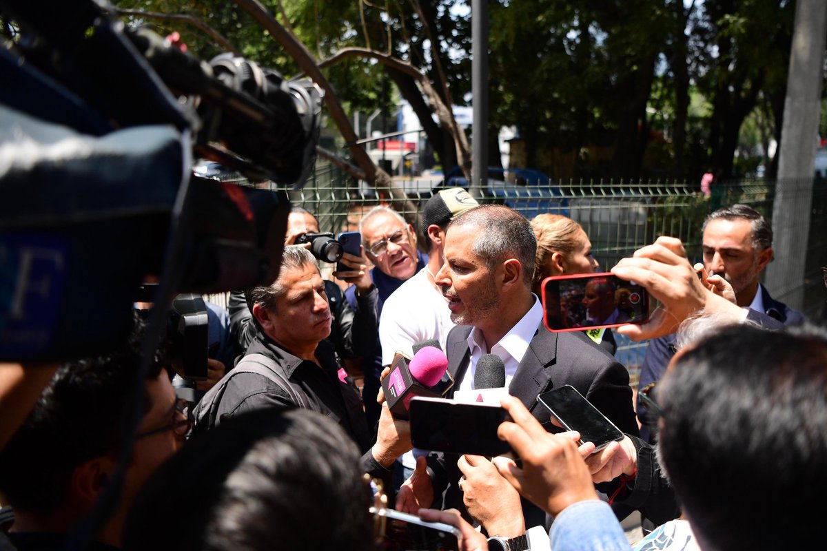 Alejandro Murat tweet media