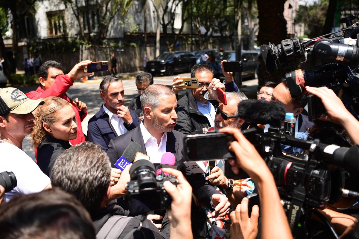 Alejandro Murat tweet media