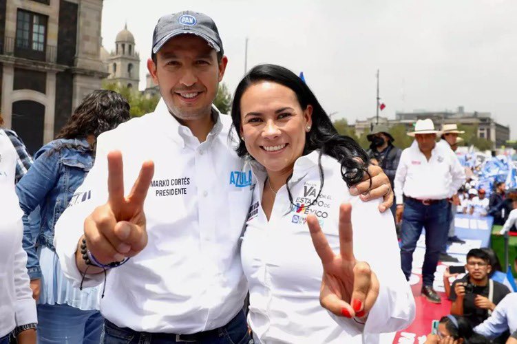 sevillacritico's tweet photo. Guanajuato está en llamas!

Y los panistas desvalijan el estado!

Sinhue Rodríguez, Libia García y Alejandra Gutiérrez decidieron endeudar aquella entidad.

Y pidieron, en un año, más de 3 mil 700 mdp a la banca privada. Al fin que el pueblo paga!

Aquí le cuento la historia👇🧵 https://t.co/GNwe19yxMj