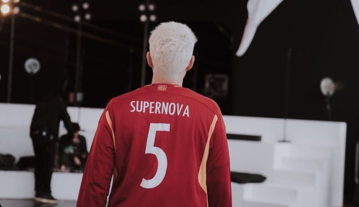 superrcine's tweet photo. deluxe NÃO TEM confirmação 
deluxe NÃO TEM previsão de lançamento 
deluxe pode não significar NADA!

MAS DELUXE JÁ TEM O POVO!
VEM SUPERNOVA https://t.co/CC3IY46osp
