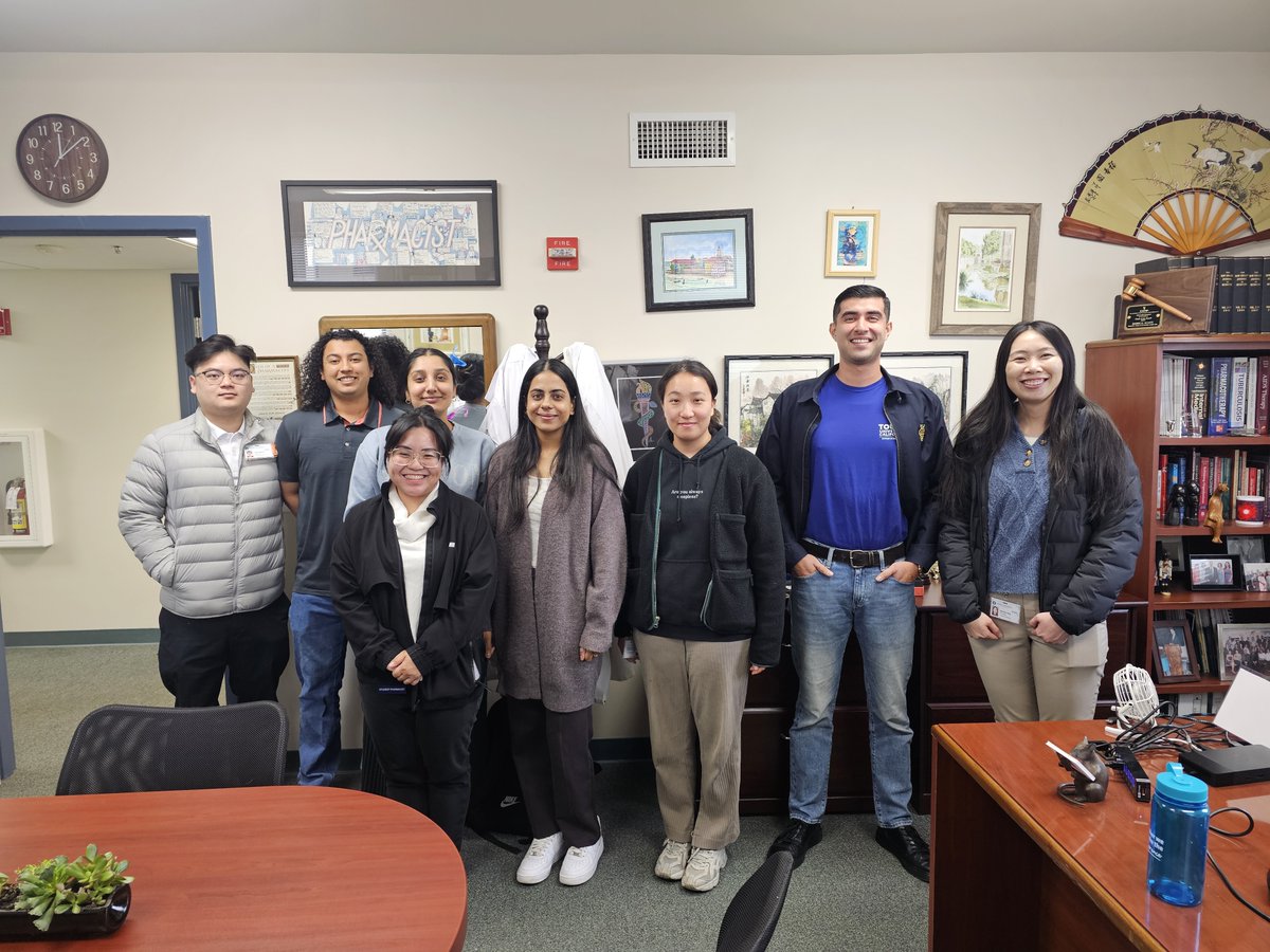 DeanJimScott's tweet photo. I had the privilege today to install the newest officers for Touro University California's CSHP Chapter. I look forward to working with them over the next year!! 

#DeanJimScott #TUCCOP #cshp https://t.co/CCUAI55BKz