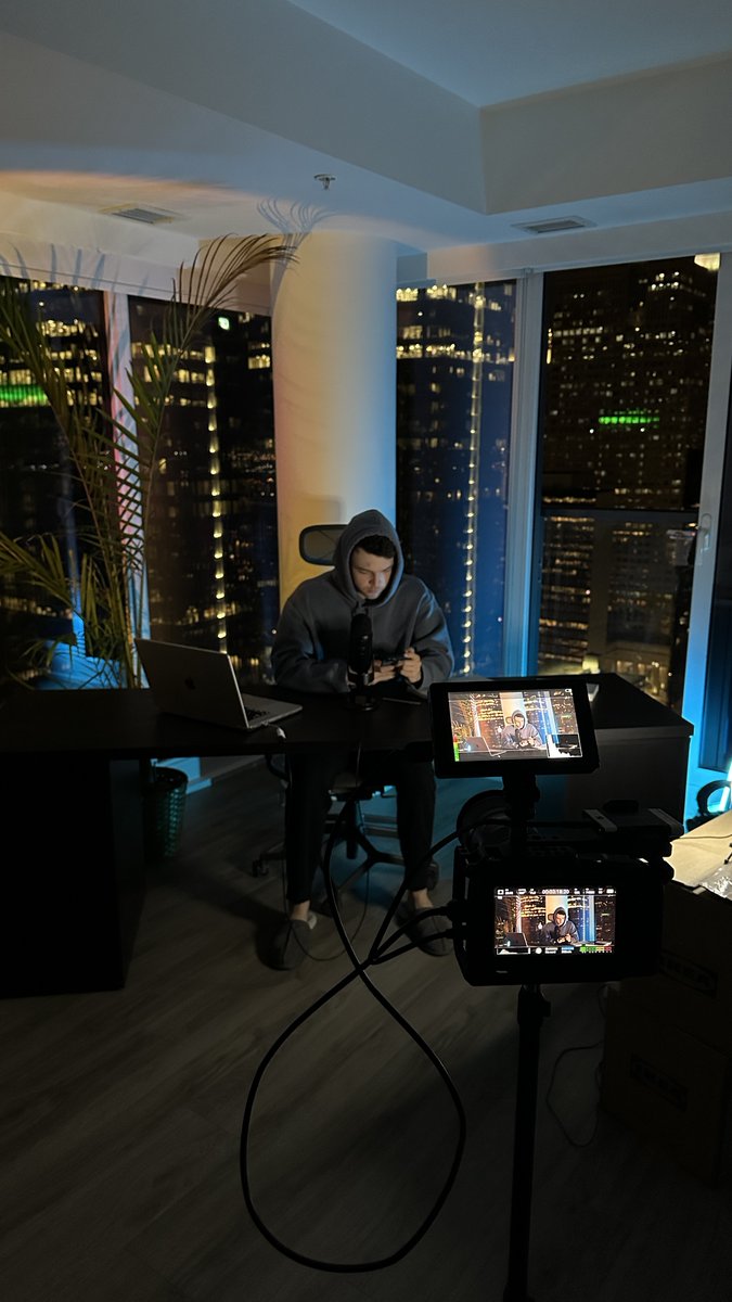 thtsjames's tweet photo. I lost $50k+ within my agency.

All because I was too scared to look at a camera… https://t.co/OaUsAbT7PV