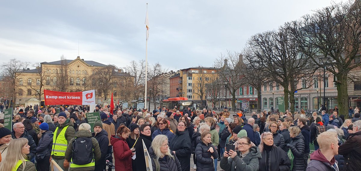 Runt tusen personer slöt upp på dagens manifestation.
Är så tacksam över alla som kom❤️
