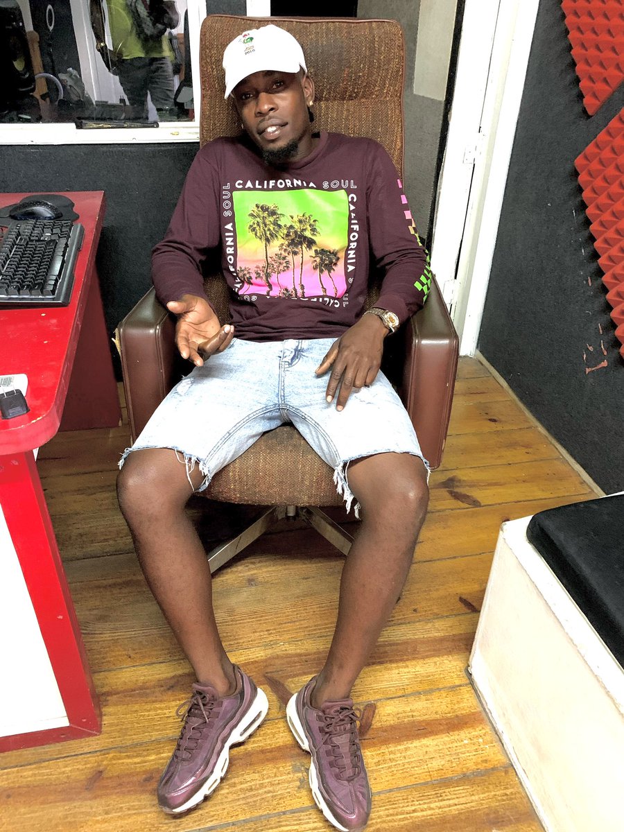 tradlamusic's tweet photo. Greatness inna the making https://t.co/aCdLivZeuY