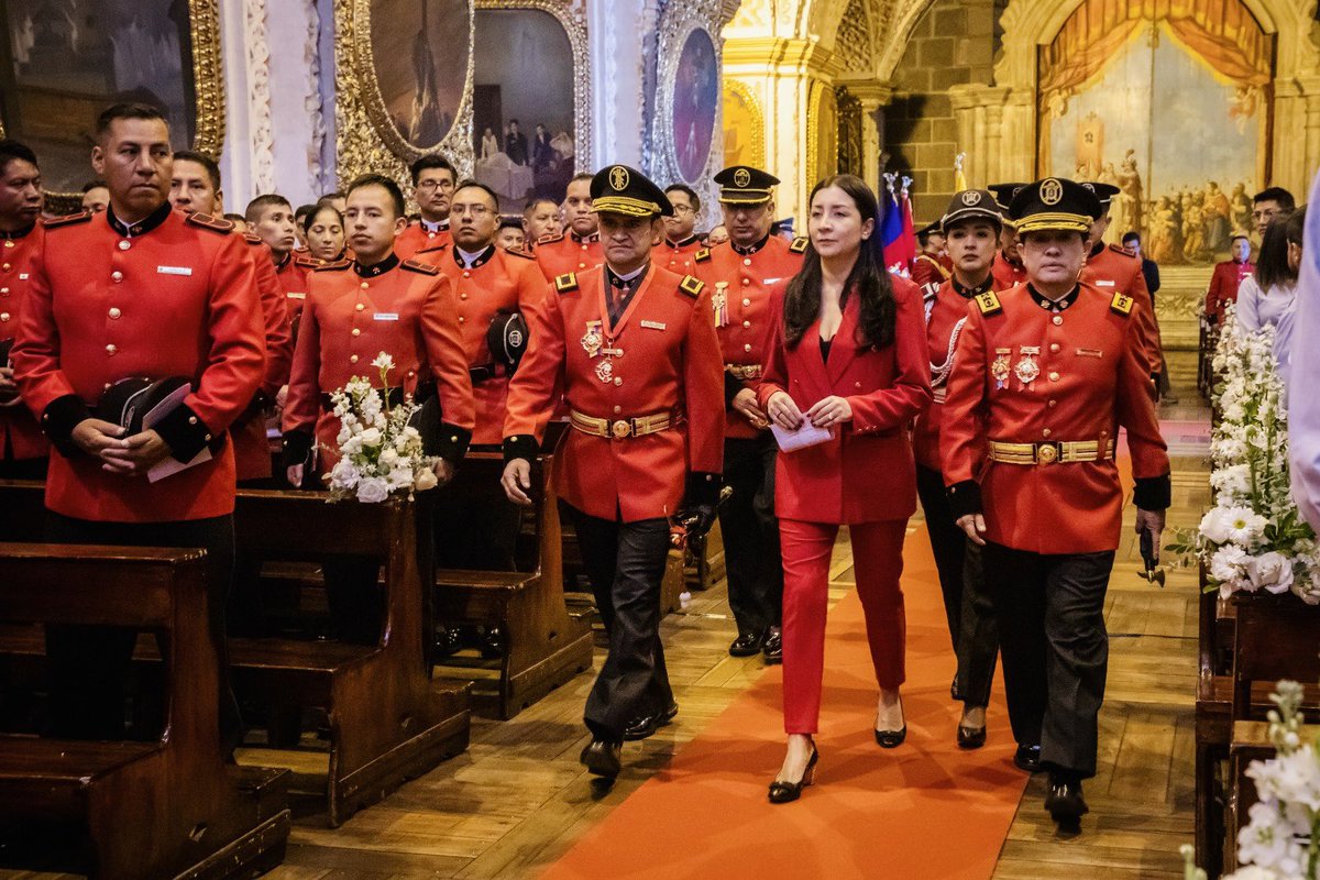 ECardenasVarela's tweet photo. En el marco de nuestro aniversario, realizamos nuestra Misa de Acción de Gracias, en donde renovamos el compromiso de servicio hacia la ciudad y fortalecemos nuestro espíritu y corazón, para seguir cumpliendo nuestra labor con amor y vocación.

#BomberosQuito
#80AñosSalvandoVidas https://t.co/EFgIQD6ymQ