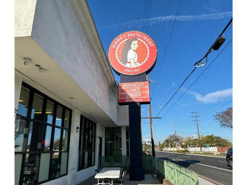 SuperiorSignsAG's tweet image. Do you remember the work we did for Diana's Mexican Food Products? We returned to do new pylon sign faces and an LED conversion for the company's Carson restaurant. tinyurl.com/4wb9nbsf
#NewPylonSignFaces #LEDConversion #LEDConversionsForFluorescentLightedSigns #LEDRetrofit