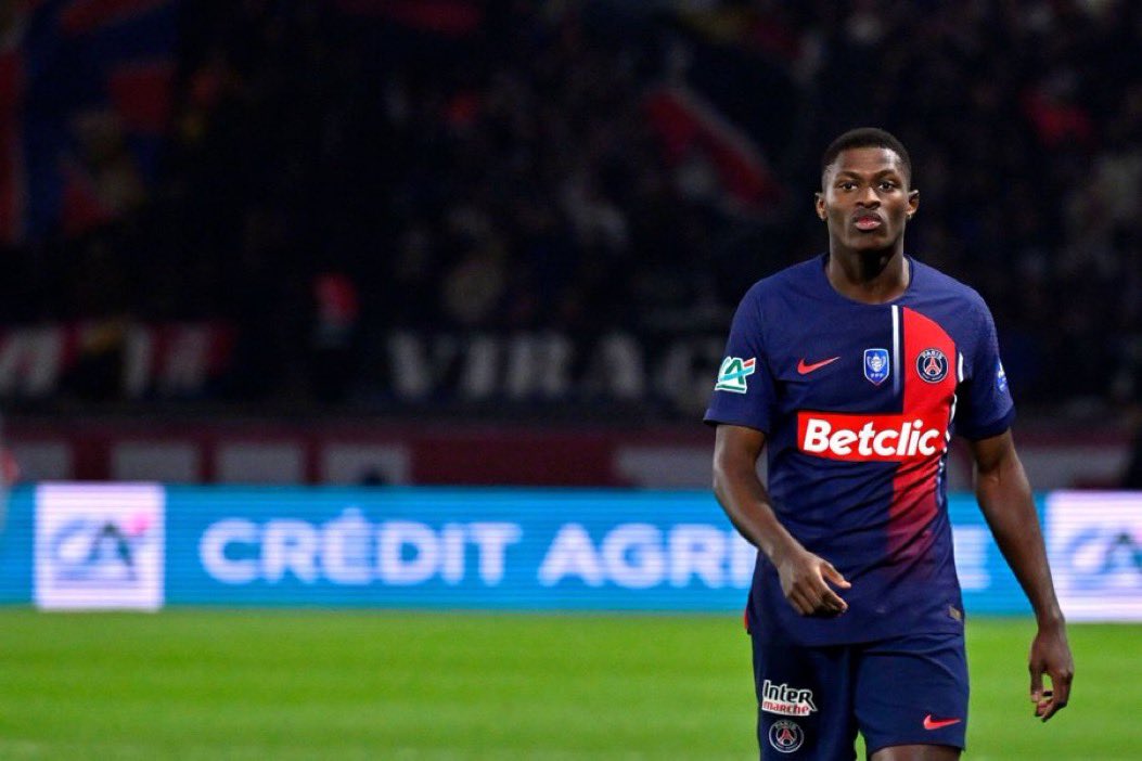 Actu_Barcelona's tweet photo. 🚨 Nuno Mendes sera chargé d'arrêter Lamine Yamal.

— @sport https://t.co/b1VfJlurgd