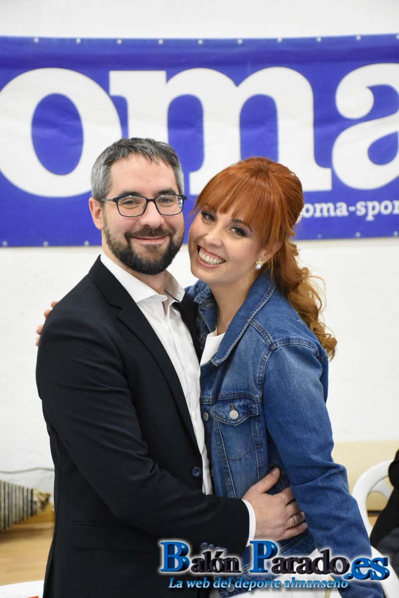 VIVAN LOS NOVIOS!!!!! El CM de <a href="/CBAlmansa/">CB Almansa</a>, <a href="/Legolevic/">Alex Blanquer</a>, celebra su enlace con la encantadora Eva, en LA BOMBONERA!!!!!