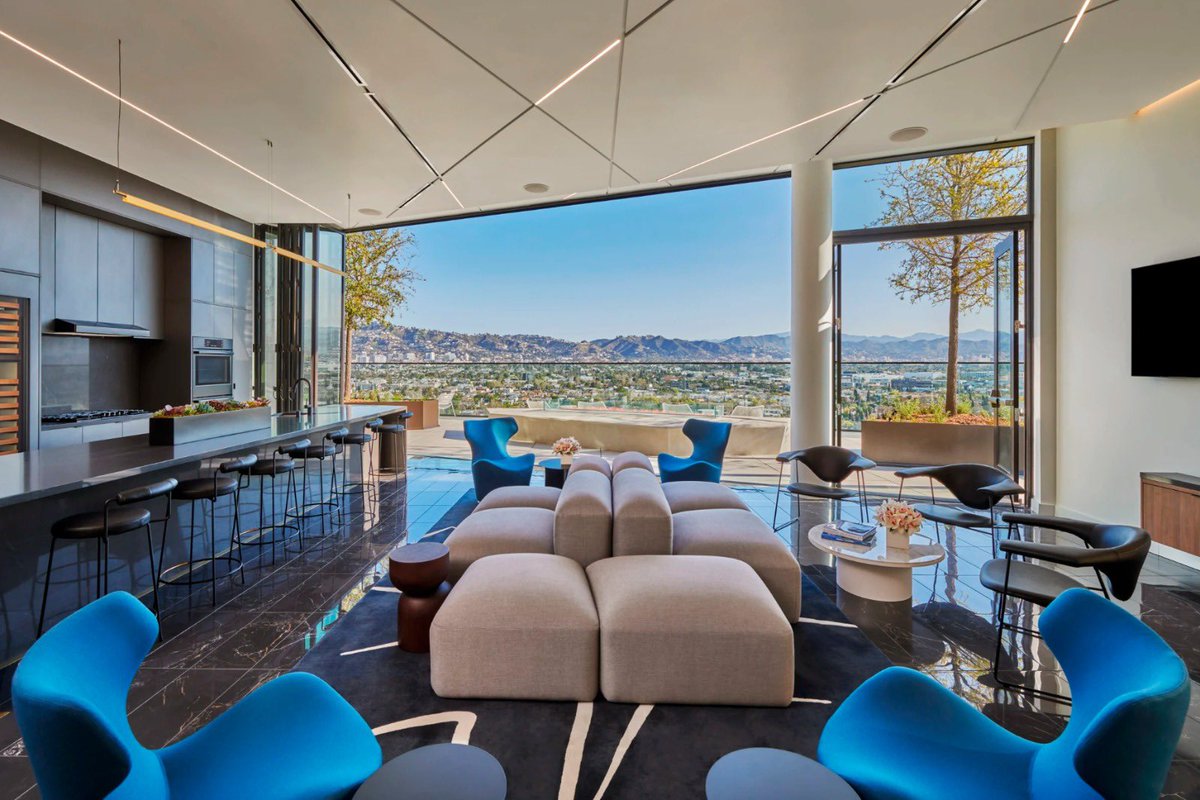 WLLosAngeles's tweet photo. Our next event is sold out!

We’ll be meeting at the Rooftop Sky Deck and Clubhouse. Isn’t the view from the venue breathtaking?

We can’t wait to meet all the folks who will also be in town for con-lo-con!

#WLLA #WomenInLocalization #Localization #CONLOCON https://t.co/b2IqsM99tl