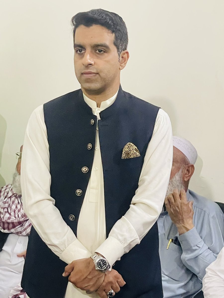 سیکرٹری جنرل شمالی پنجاب پاکستان تحریک انصاف طلہ افراسیاب کیانی کی بیرسٹر عبداللہ ممتاز کاہلوں کی رہائش گا آمد۔
تمام میٹروپولیٹن عہداداران کی شرکت اور جناب طلہ افراسیاب کیانی صاحب اور دیگر مہمان گرامی کے اعزاز میں افطار پارٹی کا بھی اہتمام کیا گیا!
#kahloonsocialmedia #amkahloon