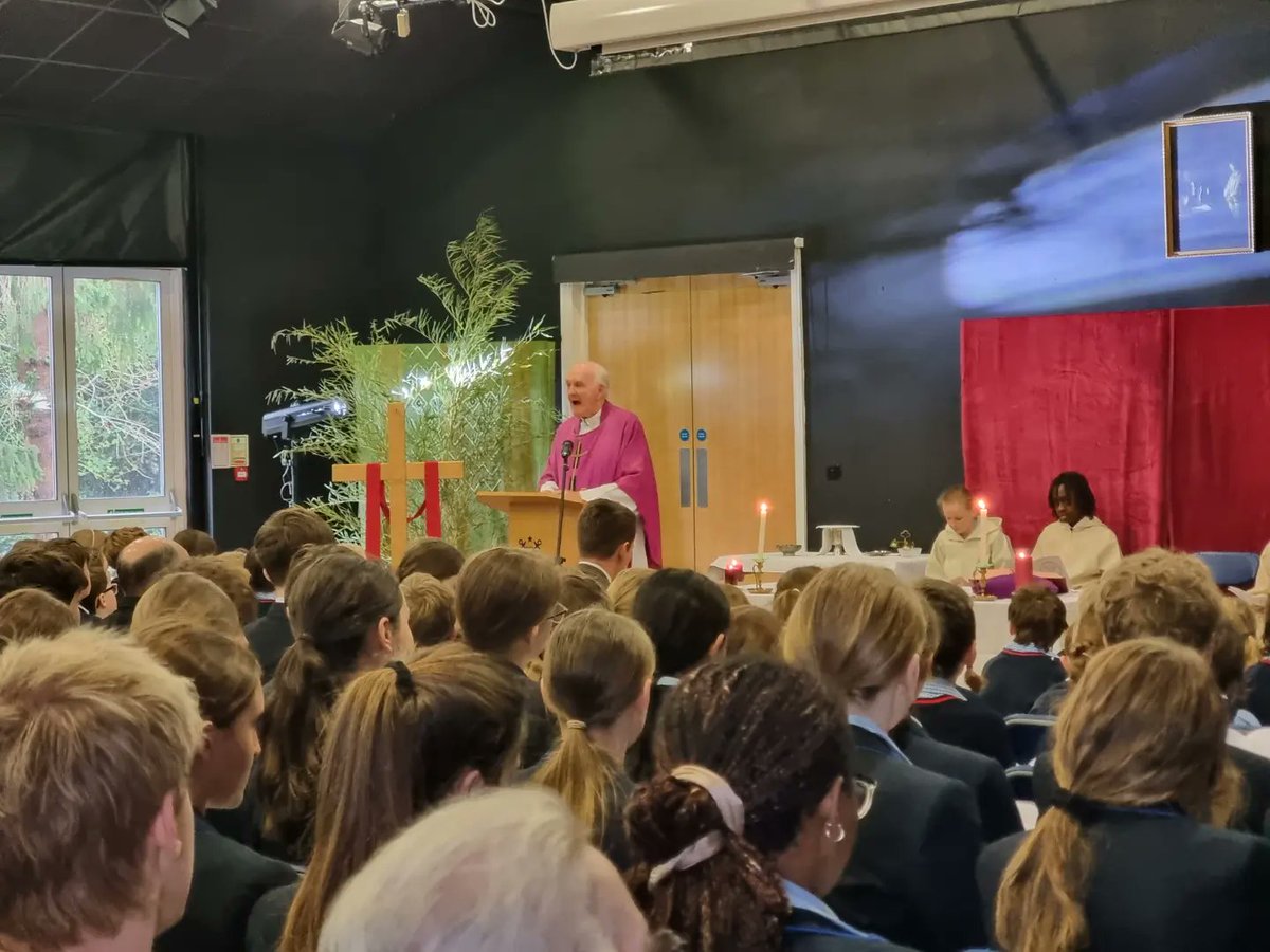 On the last morning of the Easter Term we all gather together to reflect and give thanks in our end of term Mass. Thank you to all the pupils who took part either reading, saying the bidding prayers, serving or bringing up the offertory.