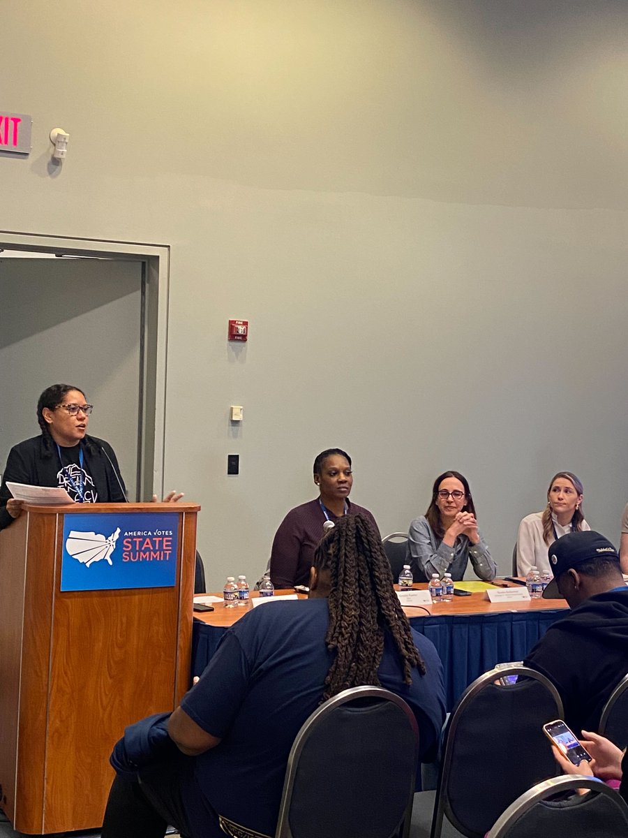 CareInActionUS's tweet photo. We love to see it! 

Our executive director, @HillaryHolley4, joined @AmericaVotes for a very important panel discussion, “Getting real: Connecting with Voters on the Economy &amp; Financial Security,” and the house was packed! #AvSummit24 https://t.co/rGWRRYrpvo