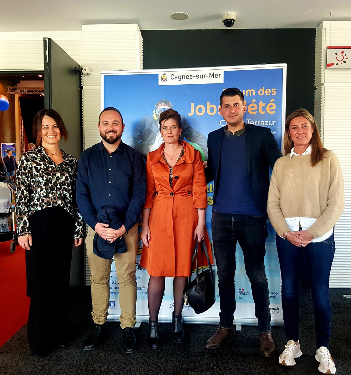 CarinePapy's tweet photo. La jeunesse venue nombreuse pour trouver un job d'été au Casino Terrazur de Polygone Riviera !
33 entreprises et 722 offres.
Bravo au service Jeunesse de la @VilledeCagnes, à tous les partenaires et aux acteurs économiques👍
#jobdete #jeunesse https://t.co/mEgGIMRXzb