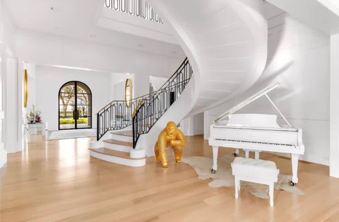 Hey <a href="/gainzy222/">gainzy</a> <a href="/KeyboardMonkey3/">Keyboard Monkey -KBM-</a> didn't you guys buy these gorilla statues?