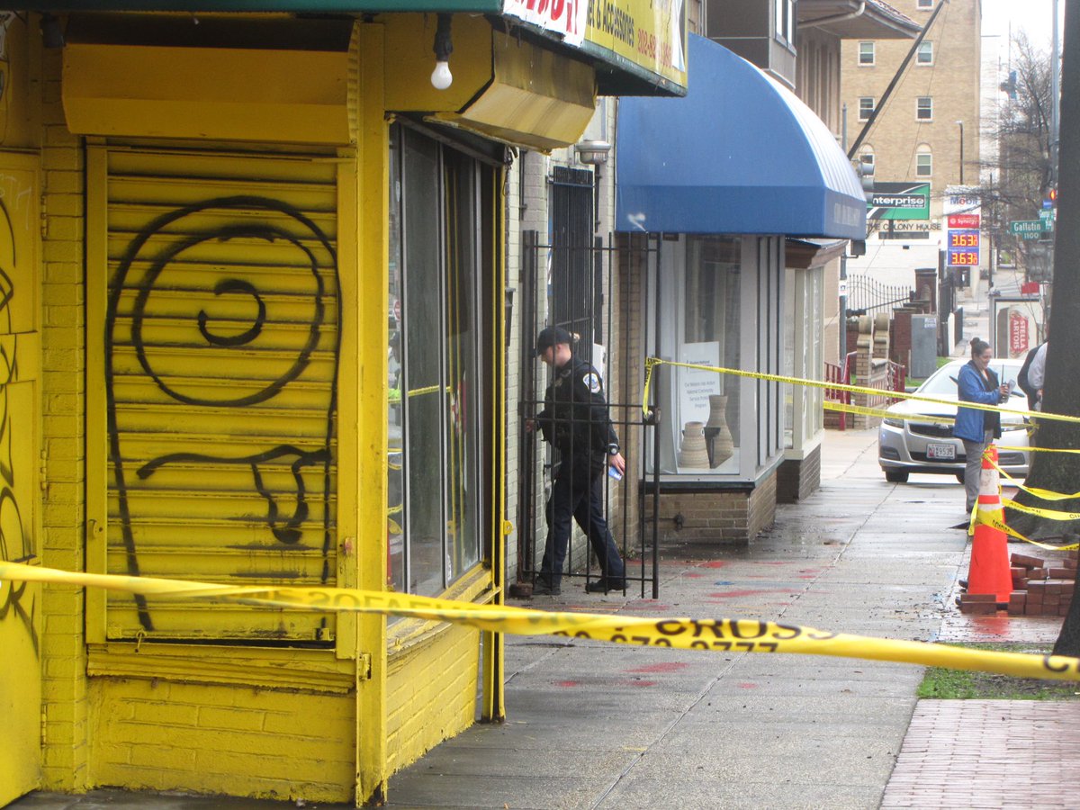 TheDMVLive's tweet photo. WORKER SHOT DURING ROBBERY: Hotbox, 5100 blk of Georgia Ave NW in 16th Street Heights DC— the worker was shot in the stomach while the business was being robbed. Suspects are 2 males with purple surgical gloves &amp; a duffel bag, still armed. h/t @alanhenney https://t.co/BH24YVWao7
