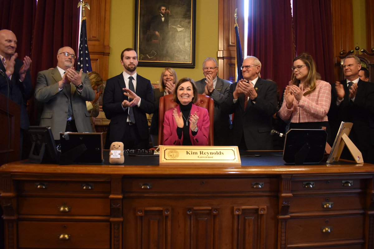 Kim Reynolds tweet media