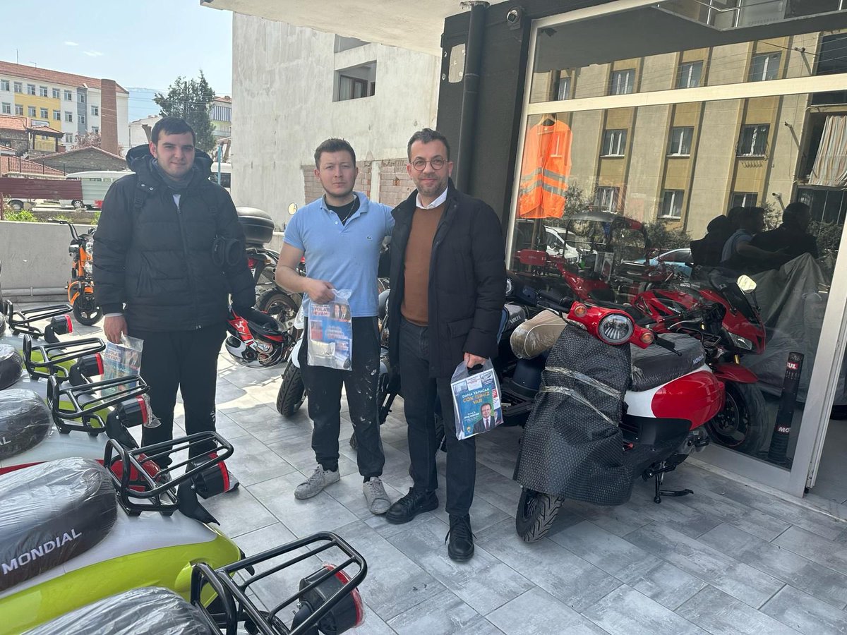 ugurgokbel's tweet photo. Girilmedik kapı, dokunulmadık gönül bırakmıyoruz !

📍 Topraklık Mahallesi https://t.co/QKliSlJNOB